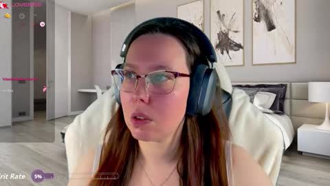 Victoria Romans online show from November 11, 2025, 2:11 am