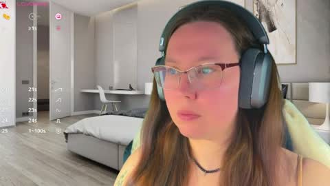 Victoria Romans online show from May 4, 2026, 1:23 am