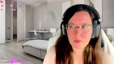 Victoria Romans online show from June 28, 2026, 9:43 pm