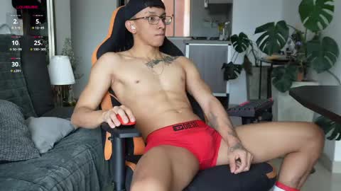 Snapshot of vito_benz chatting on April 25, 2026, 5:43 pm VITO BENZ online show from April 25, 2026, 5:43 pm
