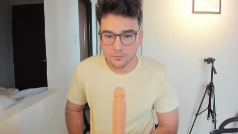 Vito Ferrer online show from October 13, 2025, 12:05 pm