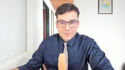 Vito Ferrer online show from October 21, 2025, 5:24 pm