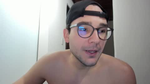 Snapshot of vito_ferrero chatting on April 22, 2026, 1:08 am Vito Ferrer online show from April 22, 2026, 1:08 am