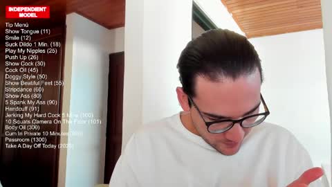 Snapshot of vito_ferrero chatting on April 22, 2026, 1:12 pm Vito Ferrer online show from April 22, 2026, 1:12 pm