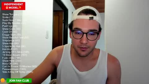 Snapshot of vito_ferrero chatting on April 28, 2026, 10:37 pm Vito Ferrer online show from April 28, 2026, 10:37 pm