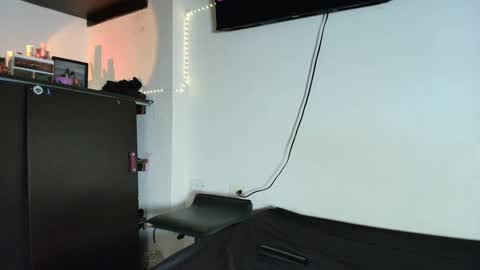 vitoriia_ online show from September 27, 2025, 10:48 pm