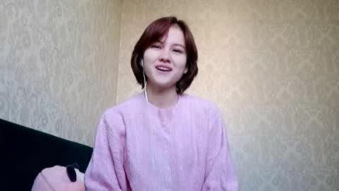 Snapshot of vivatrude chatting on February 6, 2026, 11:46 am Sonya online show from February 6, 2026, 11:46 am