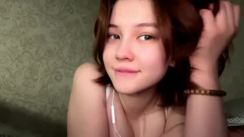 Snapshot of vivatrude chatting on May 1, 2026, 4:00 pm Sonya online show from May 1, 2026, 4:00 pm