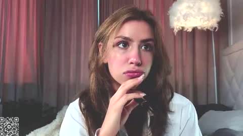 You like my friends can call me LUNA  This is my first day here online show from September 13, 2025, 7:41 am