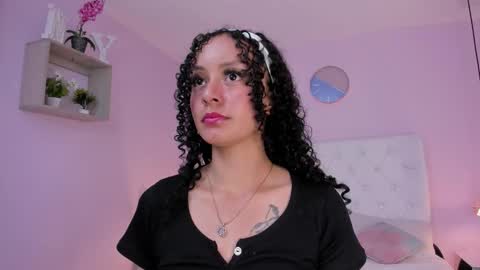 Vivi online show from December 17, 2025, 3:34 am