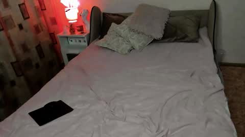 Snapshot of vivian_alison chatting on October 31, 2025, 9:05 pm vivian_alison online show from October 31, 2025, 9:05 pm