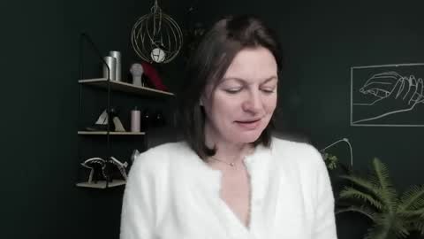 Vivian online show from April 13, 2026, 5:46 am