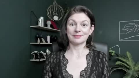 Snapshot of vivian_dream chatting on April 23, 2026, 6:47 am Vivian online show from April 23, 2026, 6:47 am