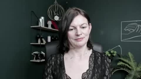Snapshot of vivian_dream chatting on April 23, 2026, 12:29 pm Vivian online show from April 23, 2026, 12:29 pm