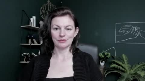 Snapshot of vivian_dream chatting on May 19, 2026, 6:31 am Vivian online show from May 19, 2026, 6:31 am