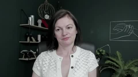 Snapshot of vivian_dream chatting on May 22, 2026, 6:09 am Vivian online show from May 22, 2026, 6:09 am