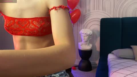 Vivian Evans online show from March 3, 2026, 1:23 am