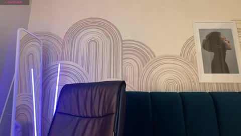 Vivian Evans online show from April 9, 2026, 1:05 am