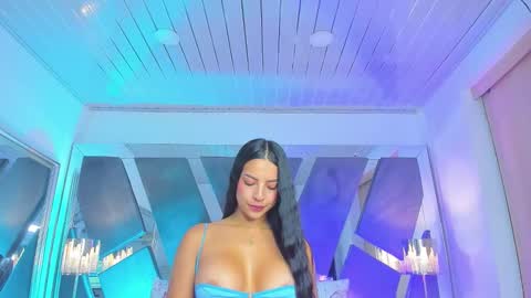 Vivian Monroe online show from September 13, 2025, 1:33 pm