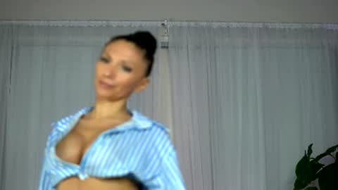 Vivi online show from July 22, 2026, 8:33 pm