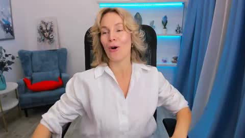 Snapshot of vivianlirei chatting on May 29, 2026, 4:43 am Sinti online show from May 29, 2026, 4:43 am