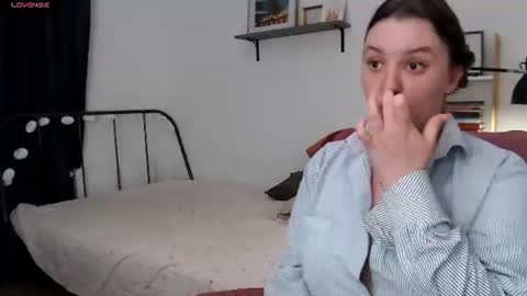 Snapshot of vivianmarble chatting on July 5, 2026, 8:38 pm Lela online show from July 5, 2026, 8:38 pm
