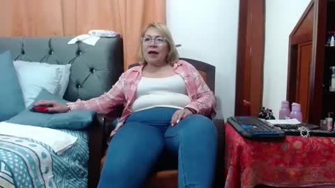 ViviannaJhonson online show from December 18, 2024, 4:31 am