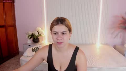 vivianowen9 online show from April 13, 2026, 12:21 pm