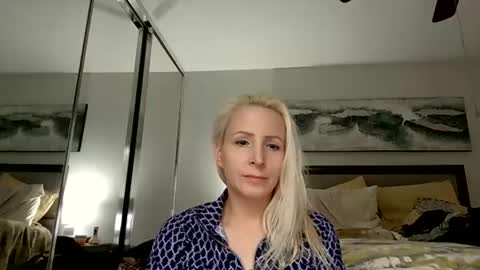 Vivians Roses online show from July 2, 2026, 3:40 pm