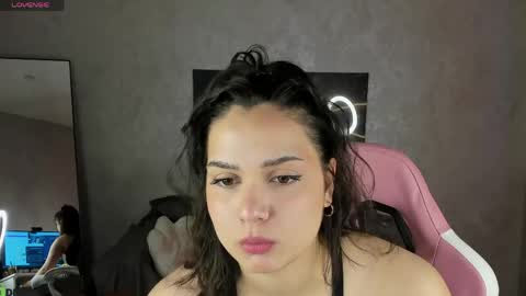 Snapshot of vivien_ross chatting on May 6, 2026, 1:03 am vivien_ross online show from May 6, 2026, 1:03 am