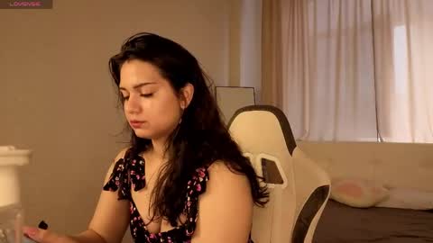 Snapshot of vivien_ross chatting on June 9, 2026, 12:55 am vivien_ross online show from June 9, 2026, 12:55 am