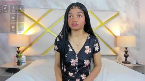 Viviene online show from June 15, 2026, 11:23 am