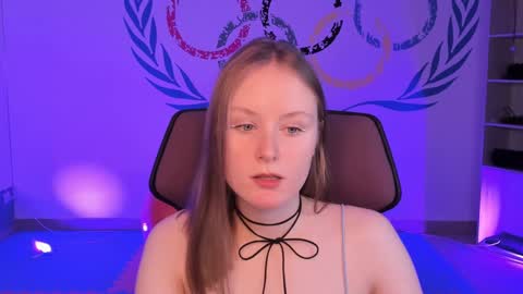 Vivien online show from December 9, 2024, 1:02 pm