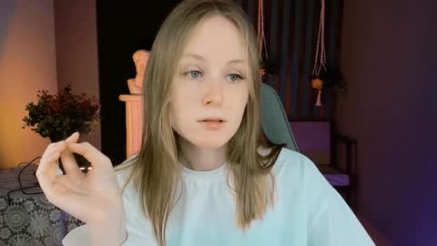 Vivien online show from December 25, 2024, 1:09 pm