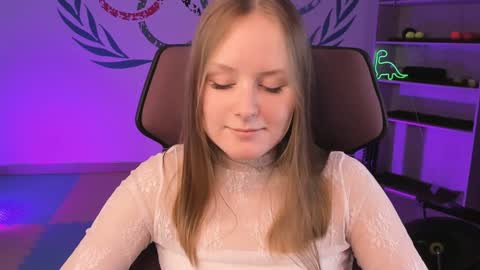 Vivien online show from February 6, 2025, 4:36 pm