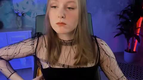 Vivien online show from February 11, 2025, 1:09 pm