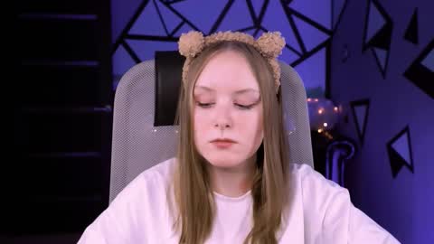 Vivien online show from February 13, 2025, 4:50 pm