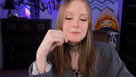 Vivien online show from February 23, 2025, 6:23 pm