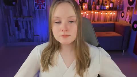 Vivien online show from February 28, 2025, 8:39 pm