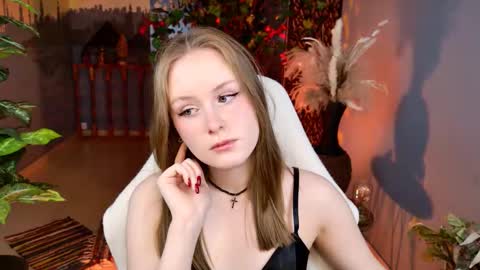 Vivien online show from March 10, 2026, 5:56 am