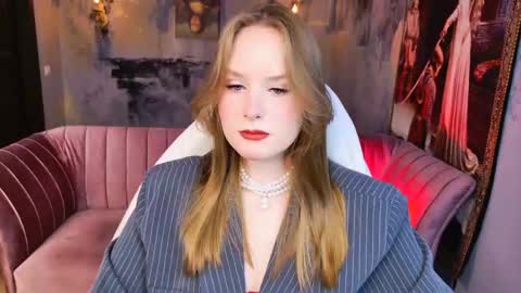 Vivien online show from May 4, 2026, 5:25 am