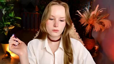Vivien online show from May 18, 2026, 5:13 am