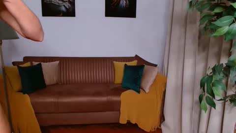 Vivienne online show from March 13, 2026, 4:46 pm