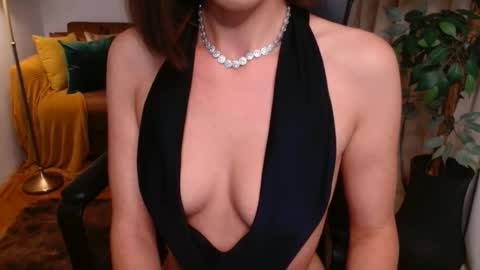 Vivienne online show from July 28, 2026, 6:53 pm