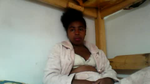 Snapshot of vivienneh chatting on July 21, 2026, 3:31 am Vivienneh online show from July 21, 2026, 3:31 am