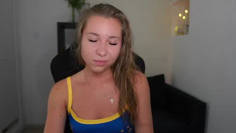 VivienVance online show from July 22, 2026, 9:50 pm