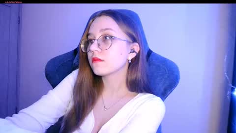 vivivivikkie online show from March 3, 2026, 10:15 pm