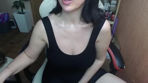 Snapshot of vivo244 chatting on May 19, 2026, 11:33 pm Eva online show from May 19, 2026, 11:33 pm