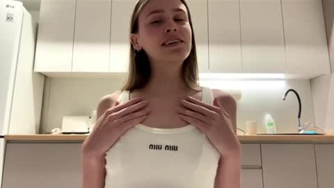 vixcx_ online show from December 2, 2025, 2:56 pm