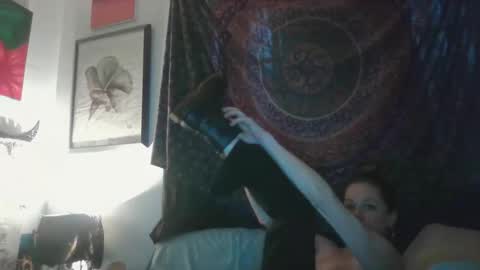 Snapshot of vixen1222 chatting on June 7, 2026, 2:05 am vixen1222 online show from June 7, 2026, 2:05 am